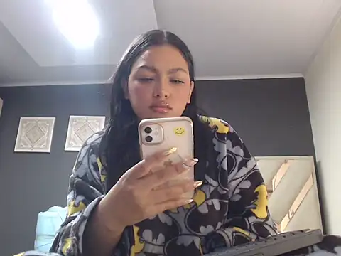 sarajohs online show from July 4, 4:24 pm