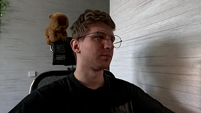 Snapshot of Einar_Nut chatting on July 7, 9:46 am Einar Nut online show from July 7, 9:46 am