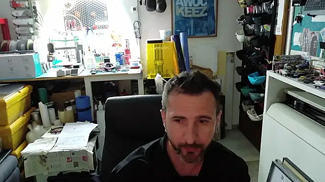 Snapshot of Dantevoss84 chatting on July 4, 9:32 pm Dantevoss84 online show from July 4, 9:32 pm