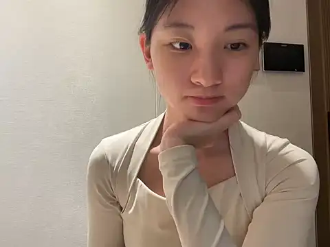 Snapshot of miumikkkki chatting on July 8, 11:15 am miumikkkki online show from July 8, 11:15 am