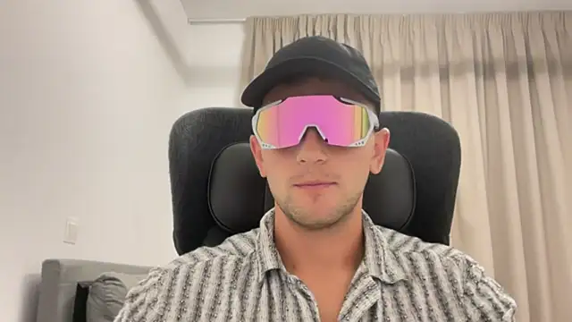Snapshot of normalnoah chatting on July 12, 2:08 pm normalnoah online show from July 12, 2:08 pm