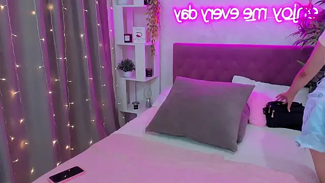 Snapshot of AmeliaLoversXX chatting on July 8, 3:11 am AmeliaLoversXX online show from July 8, 3:11 am