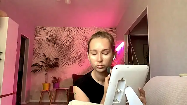 JoyBold online show from July 22, 9:34 am