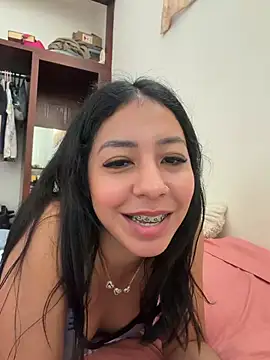 Snapshot of kari_rive chatting on July 21, 7:49 pm kari rive online show from July 21, 7:49 pm