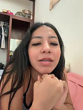 Snapshot of kari_rive chatting on July 21, 8:00 pm kari rive online show from July 21, 8:00 pm