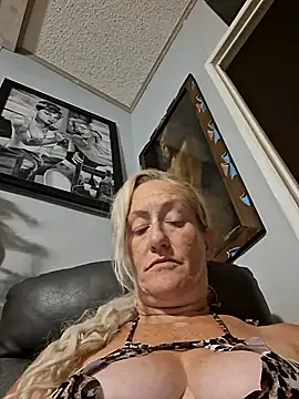 GoldieRoxxIt8808 online show from July 30, 10:14 am