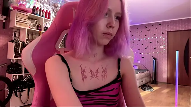 lonely bunny online show from July 11, 2:20 pm