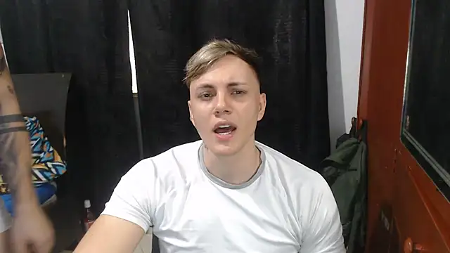Snapshot of kike_energy chatting on July 2, 9:54 pm kike energy online show from July 2, 9:54 pm