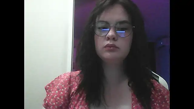Snapshot of AdelinaVirelle chatting on July 13, 8:11 pm AdelinaVirelle online show from July 13, 8:11 pm