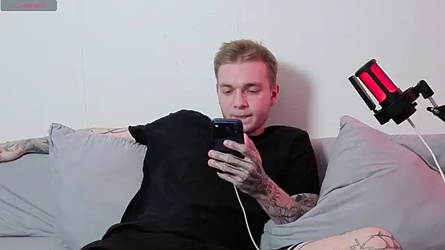 Snapshot of jxxxsti0n chatting on July 23, 5:55 pm jxxxsti0n online show from July 23, 5:55 pm