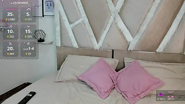 Snapshot of holly_rosee chatting on July 14, 5:01 am holly rosee online show from July 14, 5:01 am