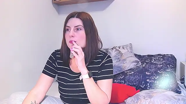 Snapshot of alisenties chatting on February 28, 3:15 pm alisenties online show from February 28, 3:15 pm