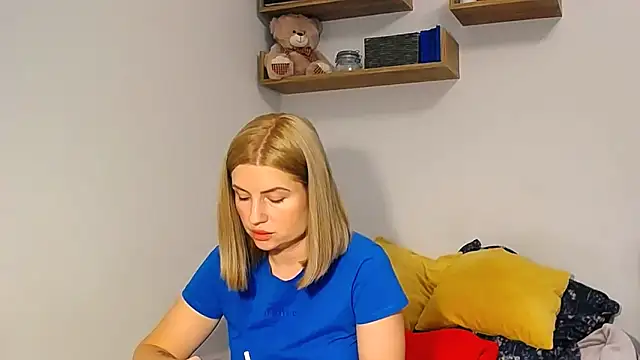 Snapshot of alisenties chatting on October 18, 2:29 pm alisenties online show from October 18, 2:29 pm