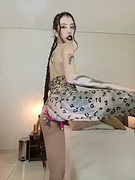 Snapshot of nix_wolfe chatting on July 18, 1:21 am nix wolfe online show from July 18, 1:21 am