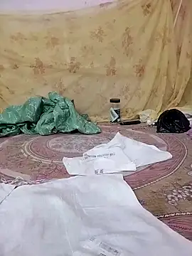 Snapshot of krvinay39 chatting on April 8, 6:35 am krvinay39 online show from April 8, 6:35 am