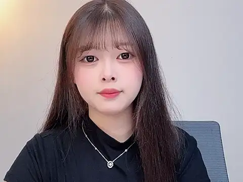 Winnie005 online show from July 17, 2:51 am
