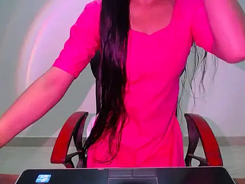 Hotty green online show from July 17, 4:30 am
