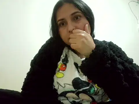 Snapshot of abril9393 chatting on July 19, 12:47 am abril9393 online show from July 19, 12:47 am