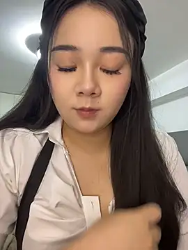 Snapshot of Luna-girl chatting on July 21, 1:57 pm Luna-girl online show from July 21, 1:57 pm