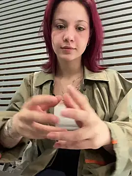 Snapshot of Lilly__Kiss chatting on July 20, 7:11 am Lilly Kiss online show from July 20, 7:11 am