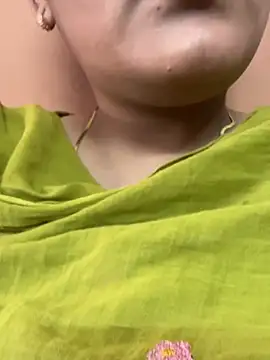 Snapshot of sanvi_88 chatting on July 26, 10:44 am sanvi 88 online show from July 26, 10:44 am