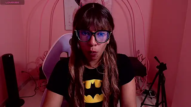 Snapshot of Ariavelvett_ chatting on July 23, 7:28 am Ariavelvett online show from July 23, 7:28 am
