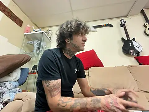 Izzy1369 online show from July 22, 4:37 am