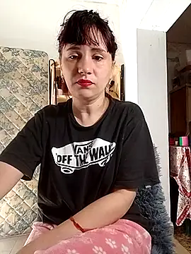 lady Lilyy online show from August 2, 5:00 pm