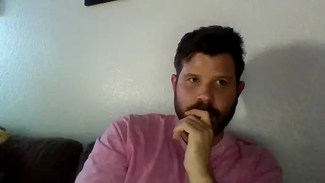 Snapshot of Cubby_Holes chatting on July 19, 9:18 pm Cubby Holes online show from July 19, 9:18 pm
