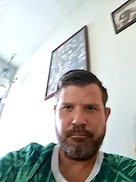 Snapshot of Cubby_Holes chatting on July 25, 10:51 pm Cubby Holes online show from July 25, 10:51 pm