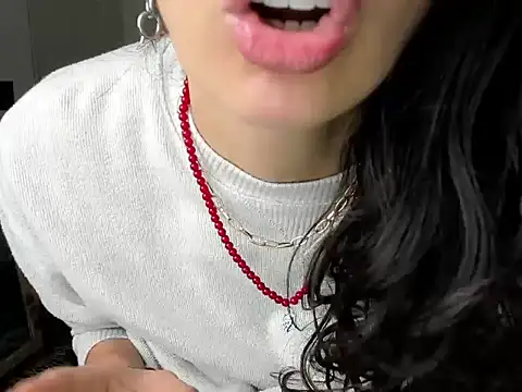 Sandalopezisback online show from July 21, 1:02 pm