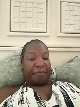 curvyreen online show from August 6, 10:17 am