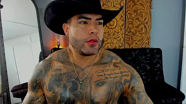 Aaron Vega online show from August 3, 1:49 pm
