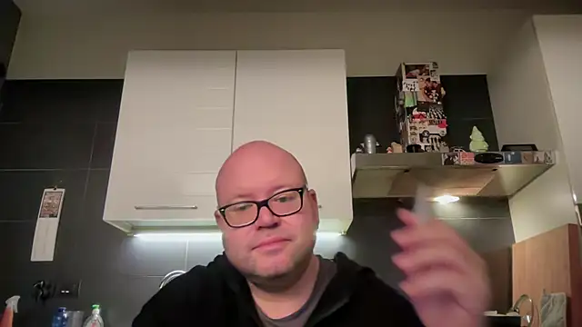 Snapshot of theitalianbear chatting on October 23, 3:17 am theitalianbear online show from October 23, 3:17 am