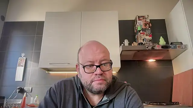 Snapshot of theitalianbear chatting on November 5, 8:36 am theitalianbear online show from November 5, 8:36 am