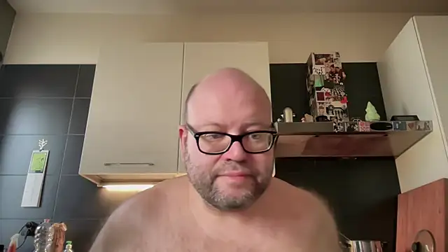 theitalianbear online show from April 1, 1:41 pm