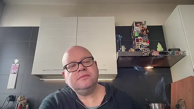 theitalianbear online show from April 25, 6:49 am