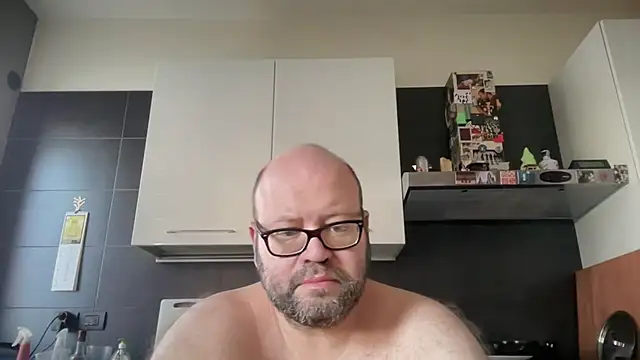 theitalianbear online show from June 13, 5:38 am