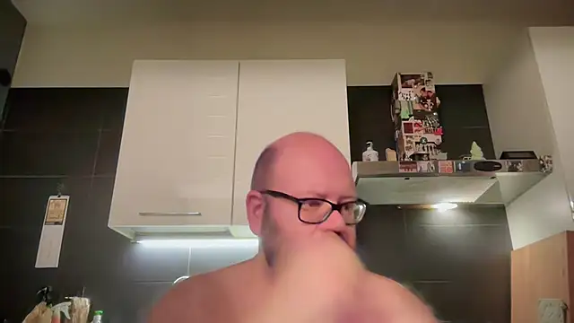 theitalianbear online show from June 17, 2:14 am