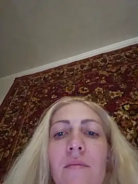 Snapshot of Kiska_Dreis chatting on August 6, 8:11 pm Kiska Dreis online show from August 6, 8:11 pm