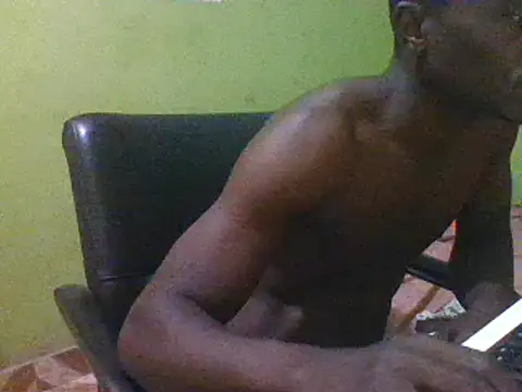 Snapshot of blakkvirus chatting on January 12, 1:21 am blakkvirus online show from January 12, 1:21 am