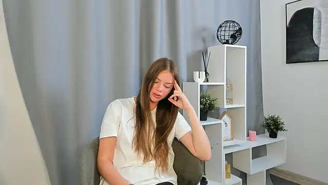 DarcieTegenkamp online show from August 1, 12:04 pm