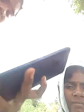 Snapshot of Aaradhya_sharmaa chatting on August 2, 4:55 am Aaradhya sharmaa online show from August 2, 4:55 am