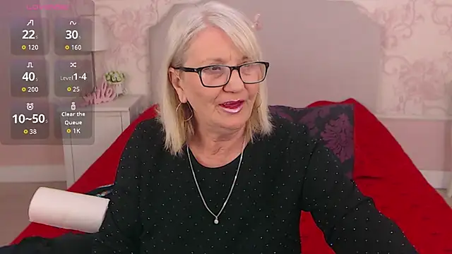 LadyAlana online show from May 6, 10:15 pm