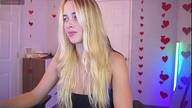 DanikaDillan online show from February 19, 6:00 am