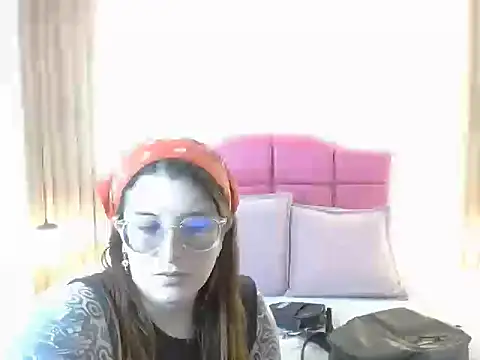 Snapshot of Dacotafox_ chatting on August 3, 8:34 pm Dacotafox online show from August 3, 8:34 pm