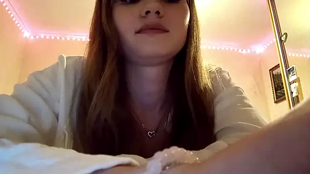 LiziArms online show from August 4, 5:26 pm