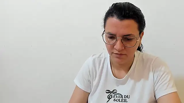 Snapshot of MARILYN_GARCIA chatting on November 9, 4:27 pm MARILYN GARCIA online show from November 9, 4:27 pm