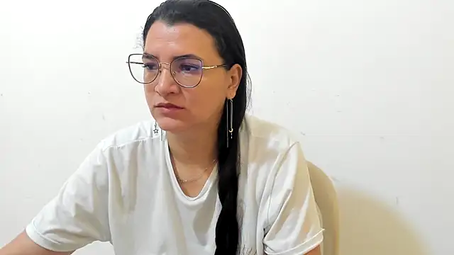 Snapshot of MARILYN_GARCIA chatting on November 30, 2:32 pm MARILYN GARCIA online show from November 30, 2:32 pm