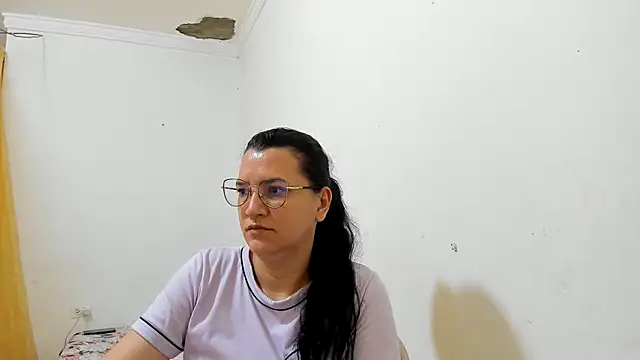 MARILYN GARCIA online show from June 26, 1:37 pm